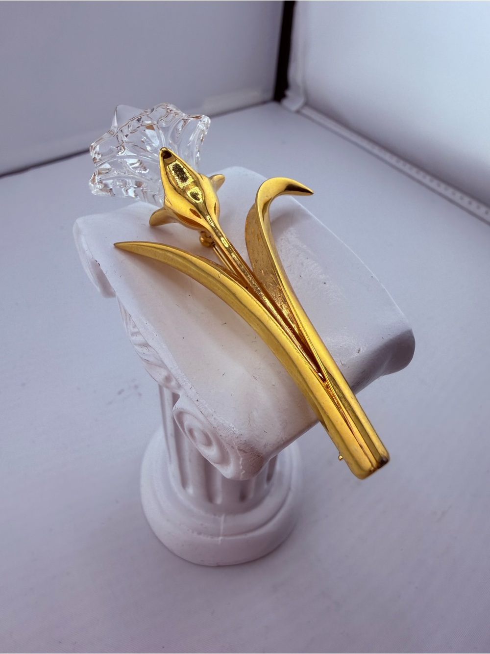 Swarovski Gold-Tone Crystal Flower Brooch - Elegant Women’s Jewelry - Picture 4 of 6